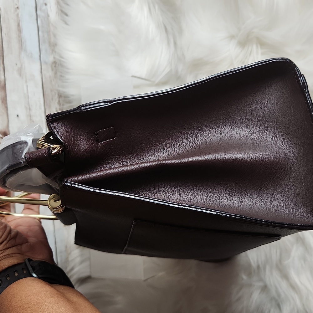 Gianni Bini, Chocolate Brown W/snakeskin panel purse, with gold hardware. - Picture 8 of 11